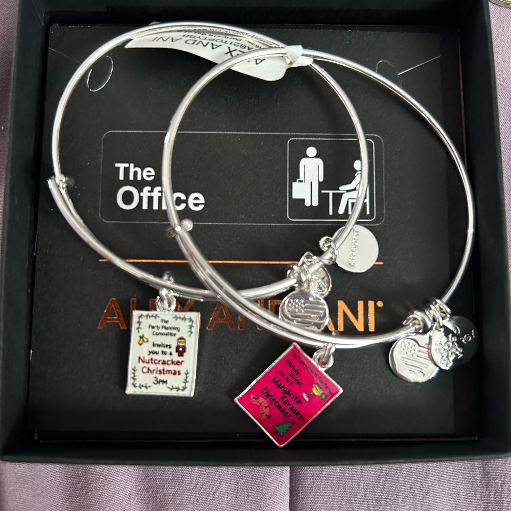 Never worn~ the office Alex and Ani